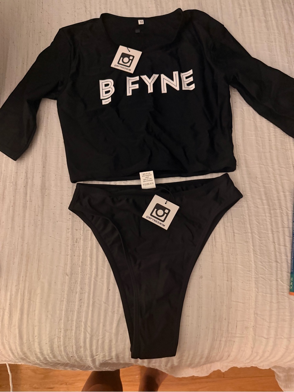BFYNE Women's Black Two-Piece Bikini Set with Cropped Rash Guard